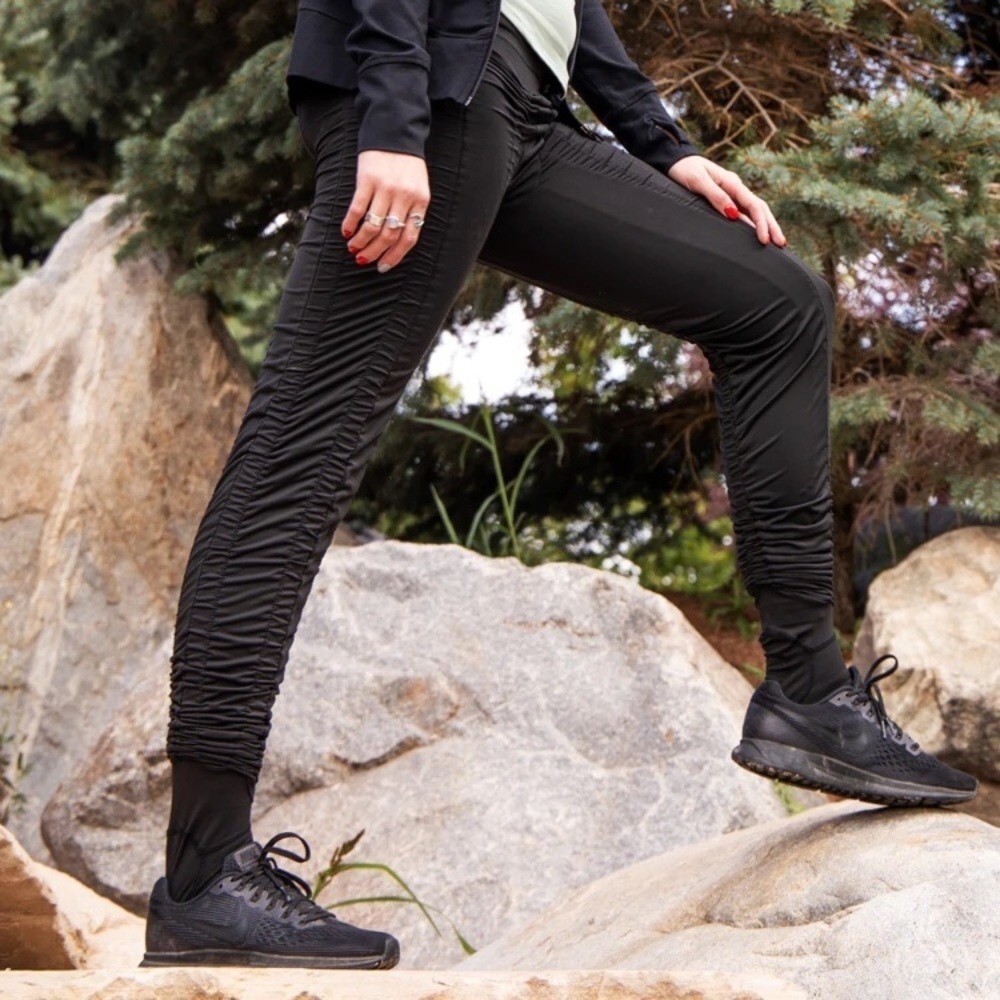 9.AGOGIE +20 Wearable resistance leggings
